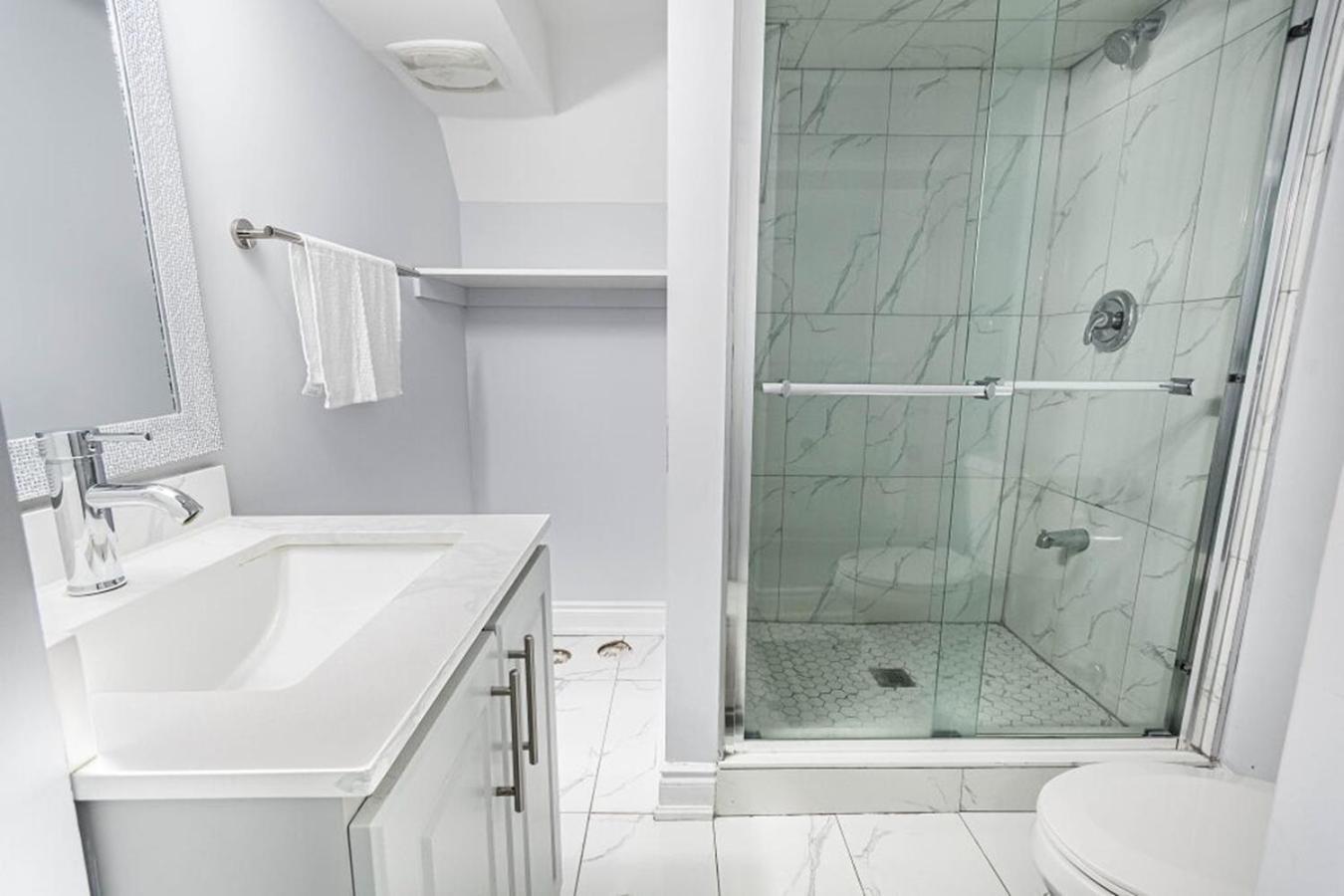Garden 2 Bedroom Apt - Free Parking Wifi Laundry Workstation برامبتون المظهر الخارجي الصورة